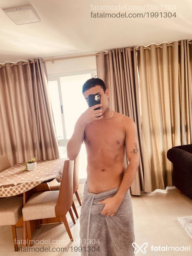 Acompanhante homem morena (o) de olhos castanhos em Passo Fundo - Victor Ferraz
