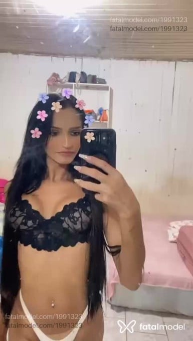 Acompanhante mulher trans com cabelo castanho de olhos pretos em Rondonópolis - Danny