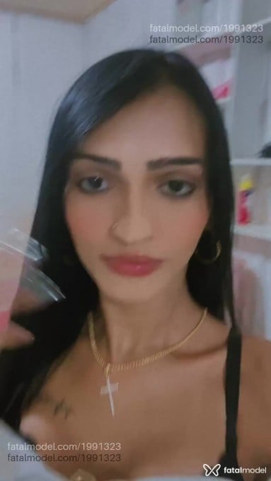 Acompanhante mulher trans com cabelo castanho de olhos pretos em Rondonópolis - Danny