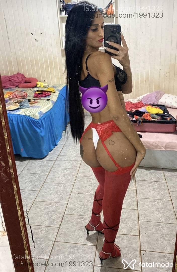 Acompanhante mulher trans com cabelo castanho de olhos pretos em Rondonópolis - Danny