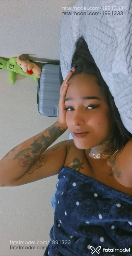 Acompanhante mulher com cabelo castanho de olhos castanhos - Vitoria Cesário
