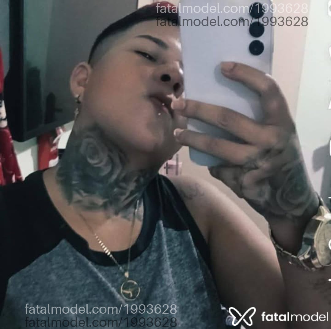 Acompanhante não-binário com cabelo colorido de olhos castanhos em Porto Velho - Branquinhadllax