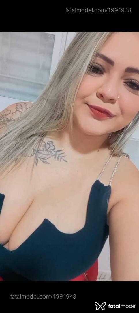 Acompanhante mulher loira (o) de olhos castanhos - Kelly