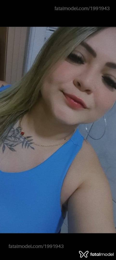Acompanhante mulher loira (o) de olhos castanhos - Kelly