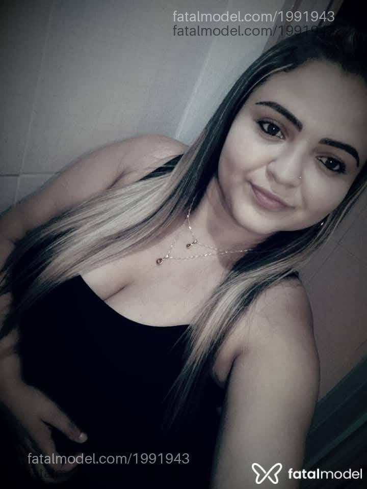 Acompanhante mulher loira (o) de olhos castanhos - Kelly