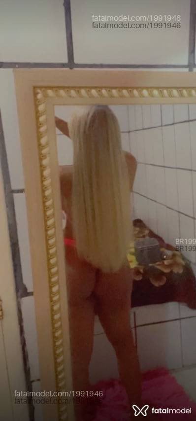 Acompanhante mulher trans loira (o) de olhos castanhos - Sheylla Blond