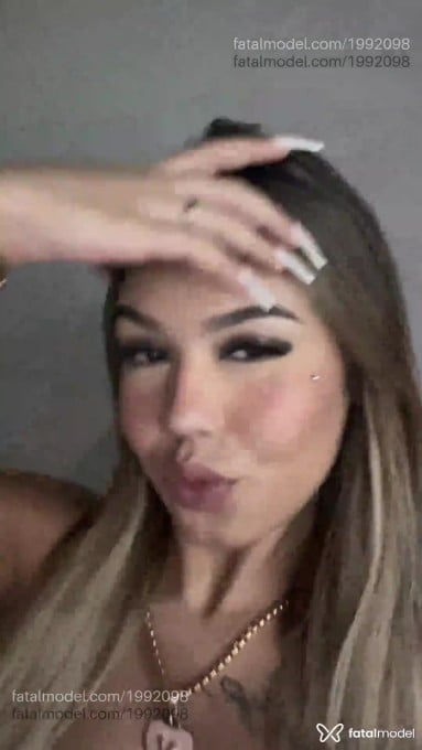 Acompanhante mulher loira (o) de olhos castanhos em Vila Velha - Ivy