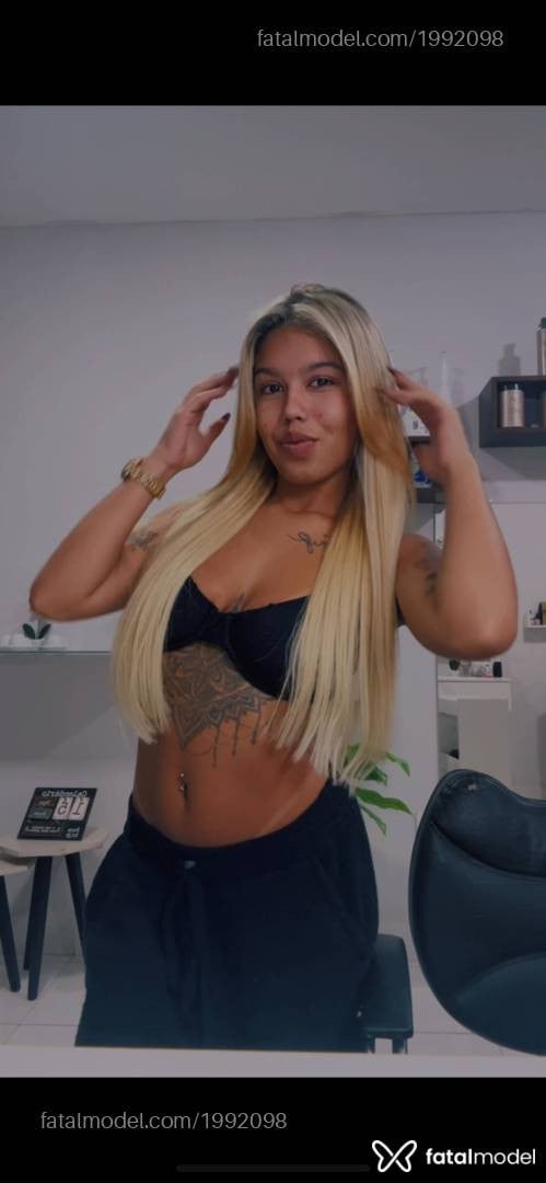 Acompanhante mulher loira (o) de olhos castanhos em Vila Velha - Ivy
