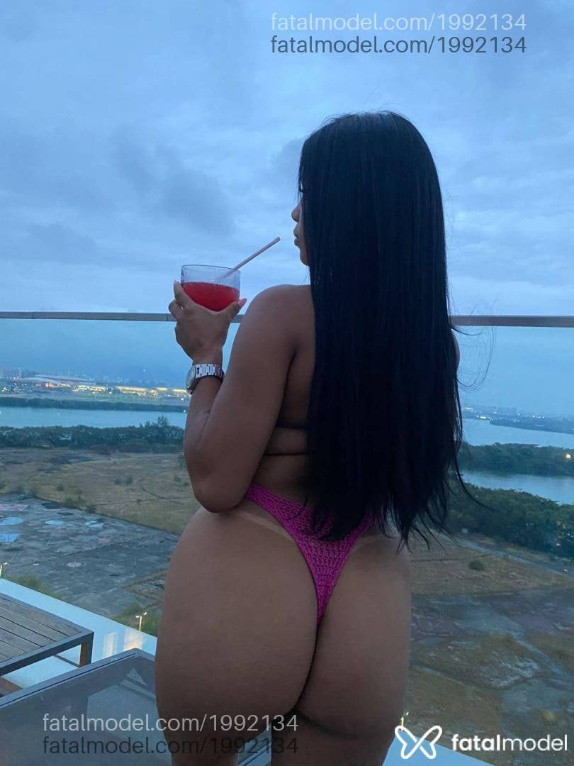 Acompanhante mulher morena (o) de olhos castanhos em Volta Redonda Acompanhante mulher morena (o) de olhos castanhos em Volta Redonda - Camilla