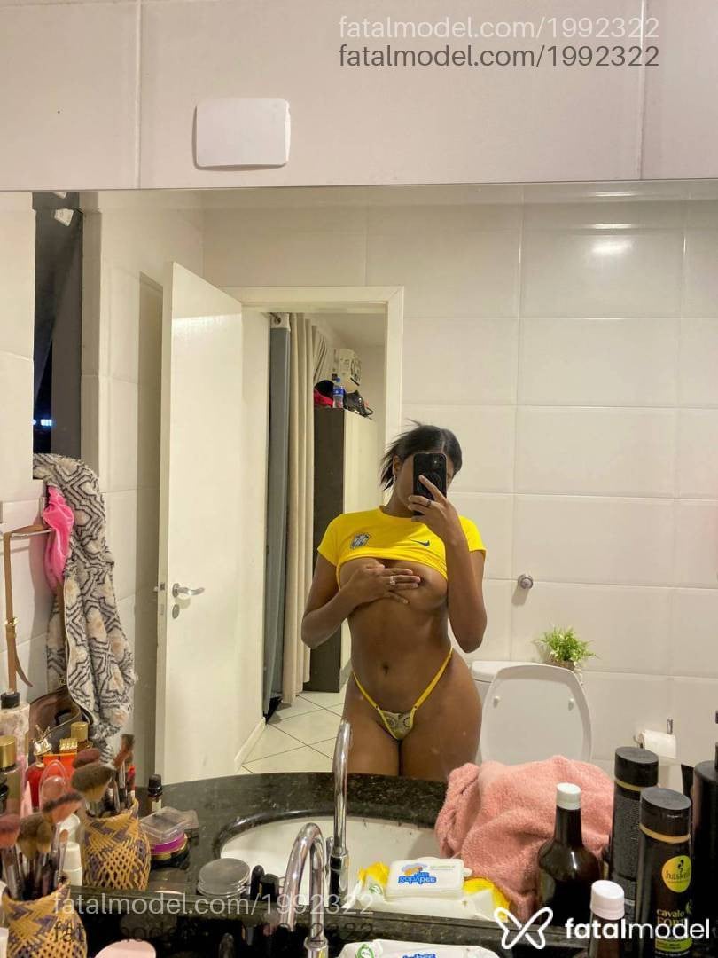 Acompanhante mulher morena (o) de olhos mel - Nahomy Rous