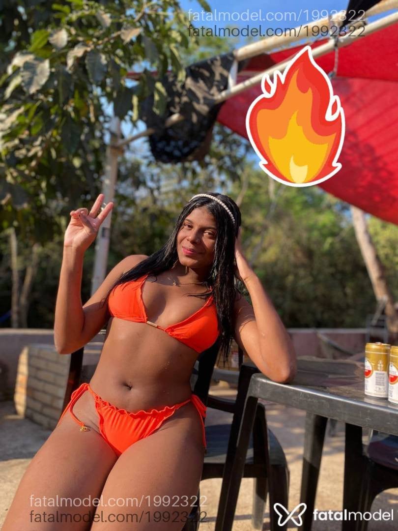 Acompanhante mulher morena (o) de olhos mel em Camboriú - Nahomy Rous