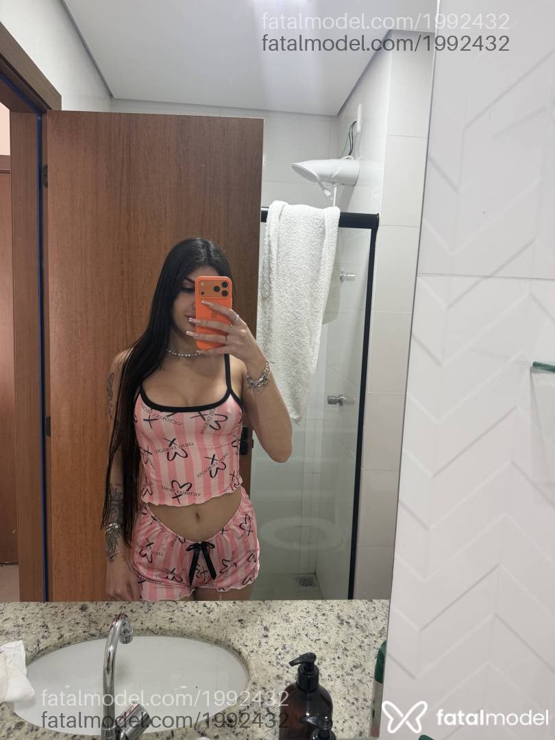 Acompanhante mulher morena (o) de olhos castanhos em Três Corações - Malu Andrade
