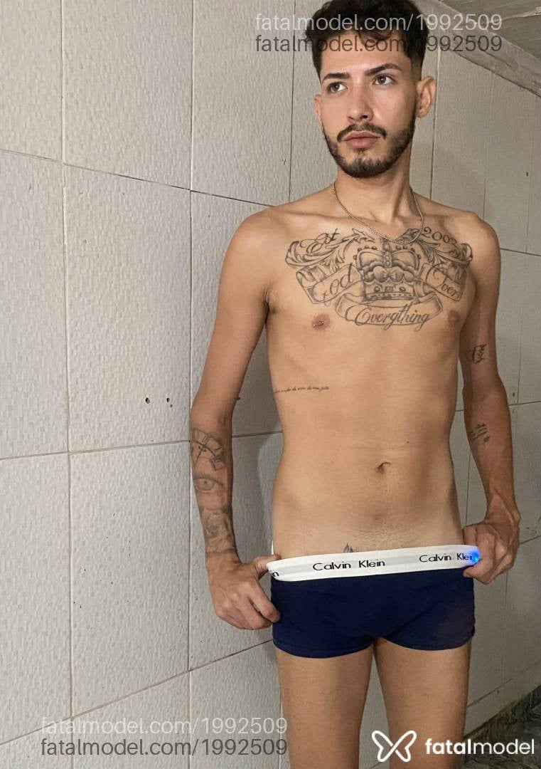 Acompanhante homem morena (o) de olhos verdes - Biel