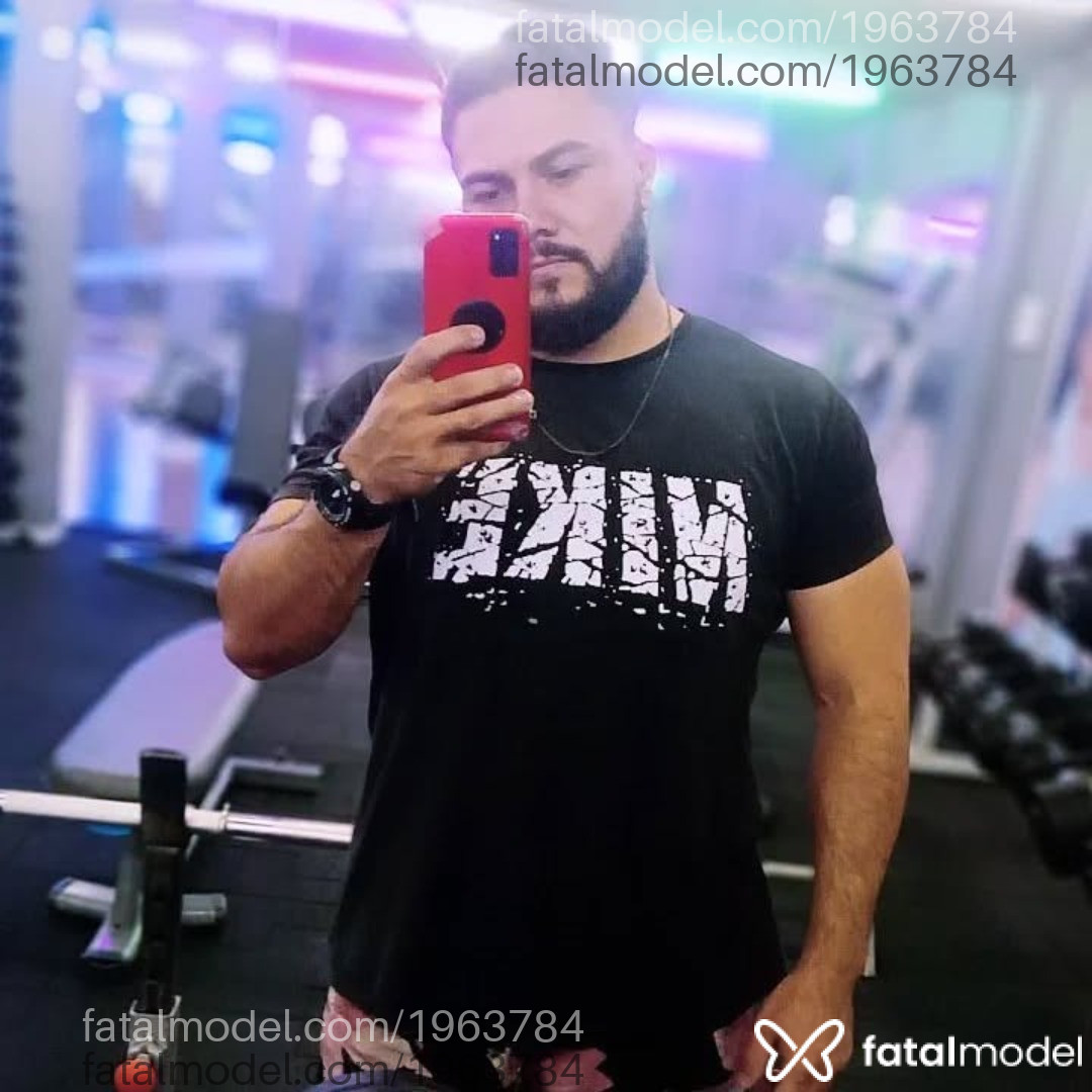 Acompanhante homem com cabelo castanho de olhos castanhos em Itajaí - Pablo