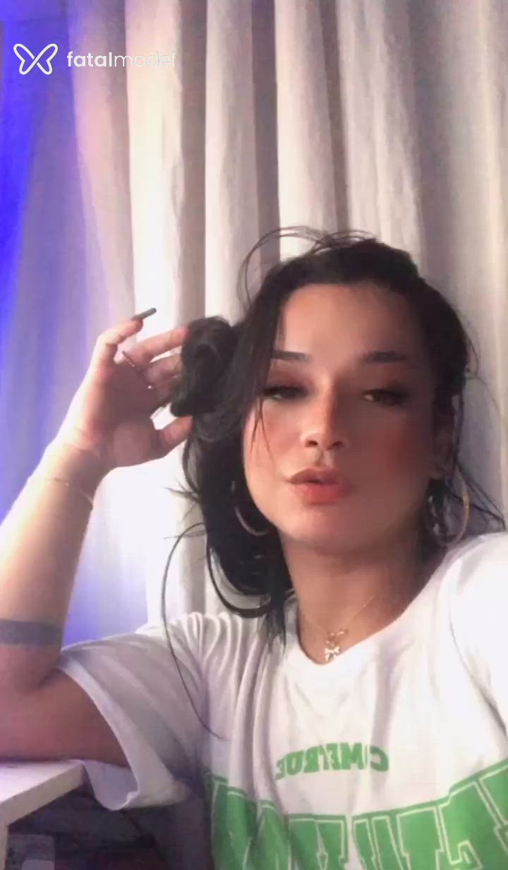 Acompanhante mulher trans morena (o) de olhos castanhos - Mili