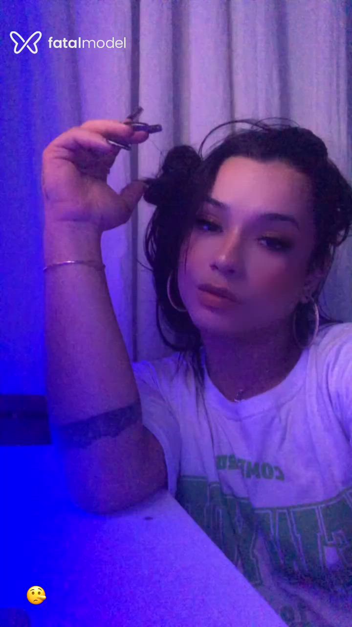 Acompanhante mulher trans morena (o) de olhos castanhos - Mili