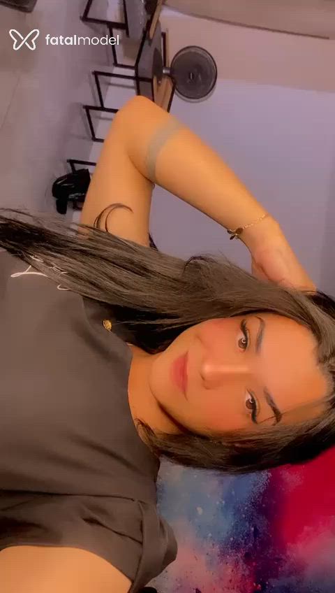 Acompanhante mulher trans morena (o) de olhos castanhos - Mili