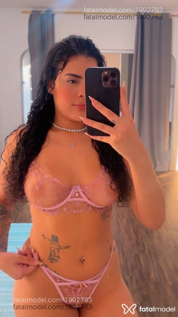Acompanhante mulher com cabelo castanho de olhos mel - Bruna Santos