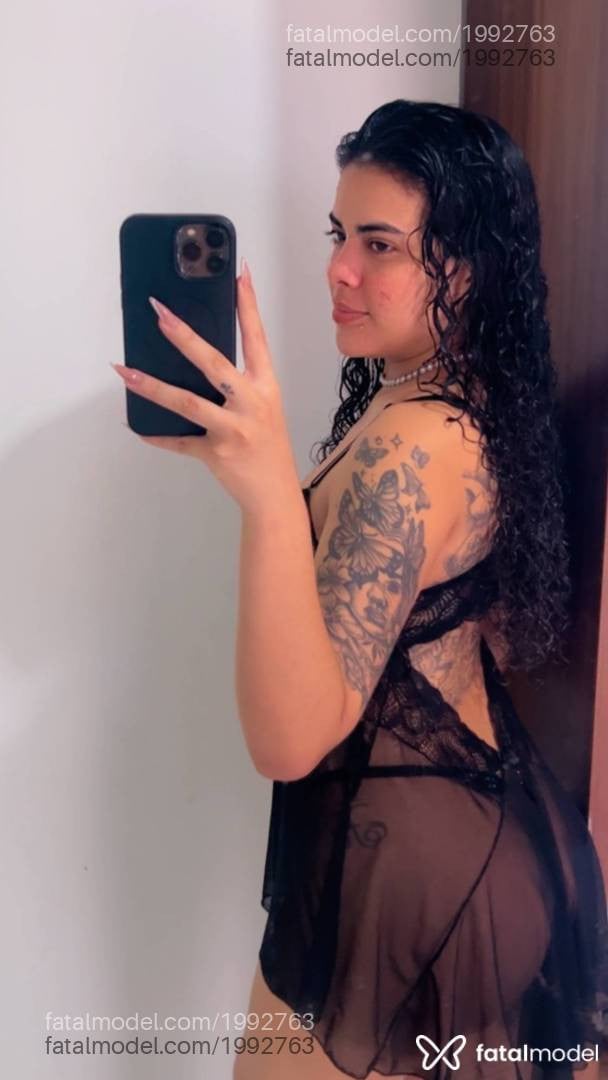 Acompanhante mulher com cabelo castanho de olhos mel - Bruna Santos