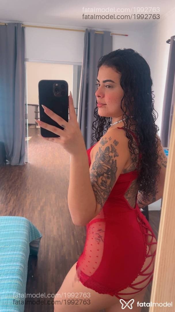 Acompanhante mulher com cabelo castanho de olhos mel - Bruna Santos