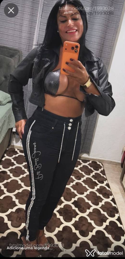 Acompanhante mulher trans morena (o) de olhos pretos - Andressa