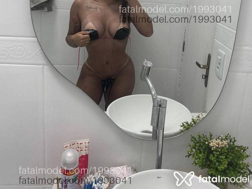 Acompanhante mulher com cabelo castanho de olhos castanhos em Braço do Norte - Gabi