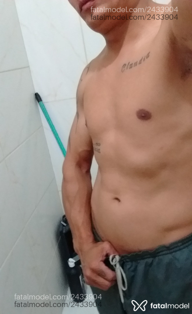 Acompanhante homem com cabelo grisalho de olhos pretos em Canoas Acompanhante homem com cabelo grisalho de olhos pretos em Canoas - Gustavo