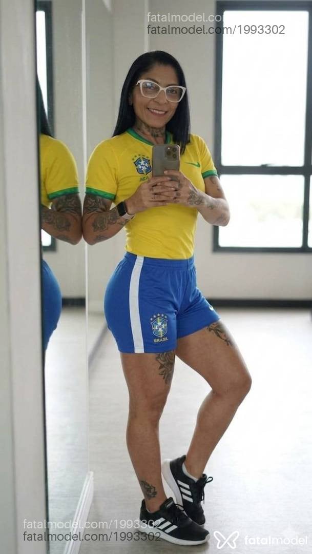 Acompanhante mulher morena (o) de olhos pretos em Virtual - Ricca