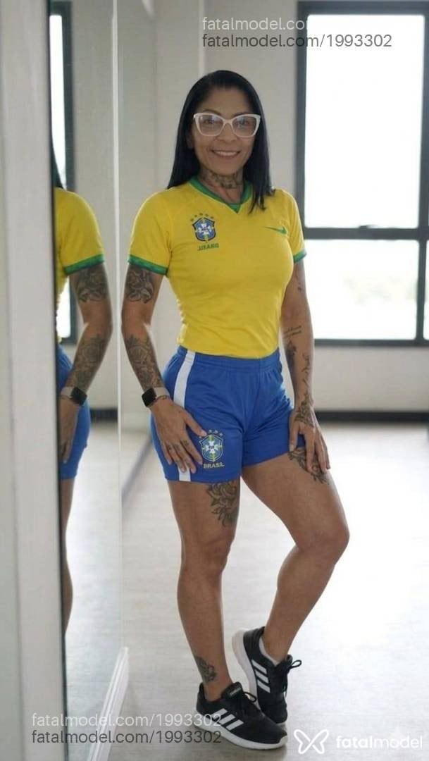 Acompanhante mulher morena (o) de olhos pretos em Virtual - Ricca