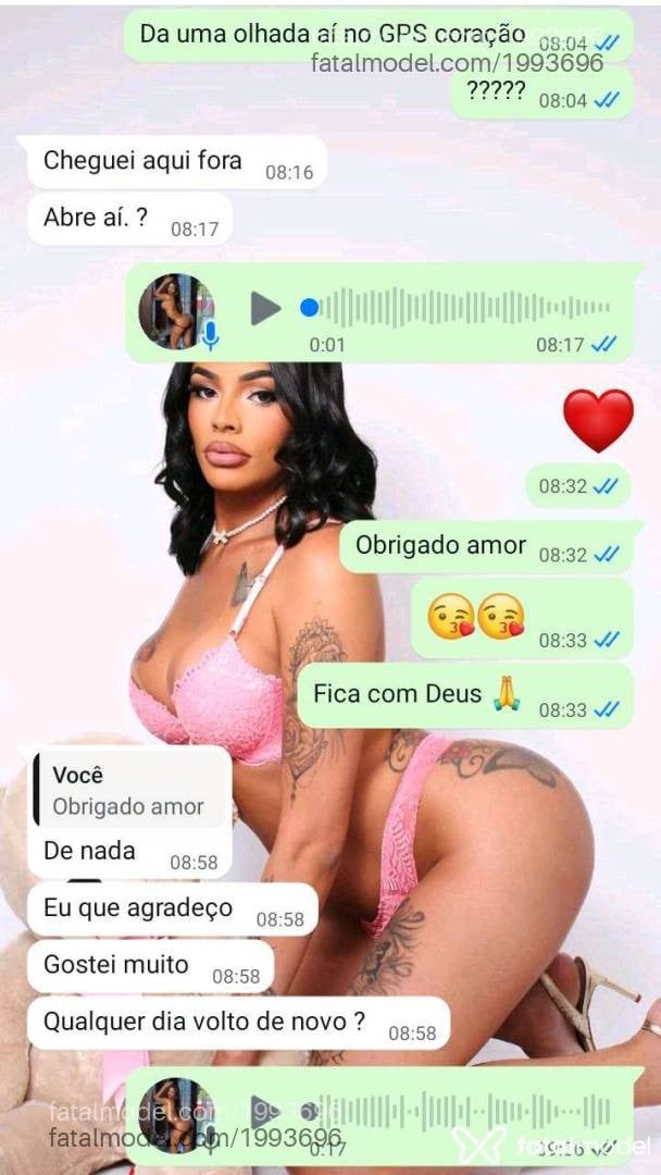 Acompanhante mulher trans com cabelo castanho de olhos castanhos em Barbacena - Julinha Tavares