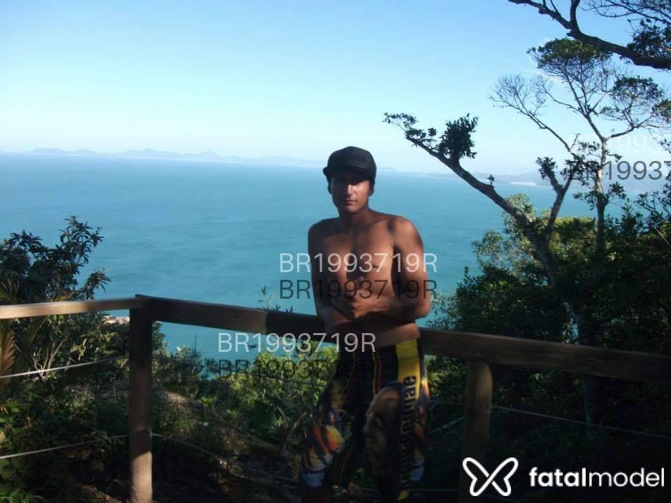Acompanhante homem com cabelo castanho de olhos castanhos em Cascavel - Bagual