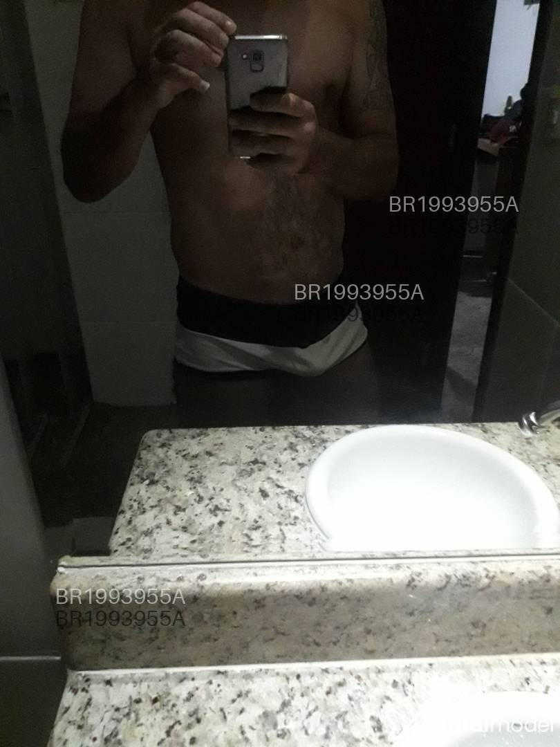 Acompanhante homem com cabelo castanho de olhos verdes - Edu Mendes Acompanhante homem com cabelo castanho de olhos verdes - Edu Mendes