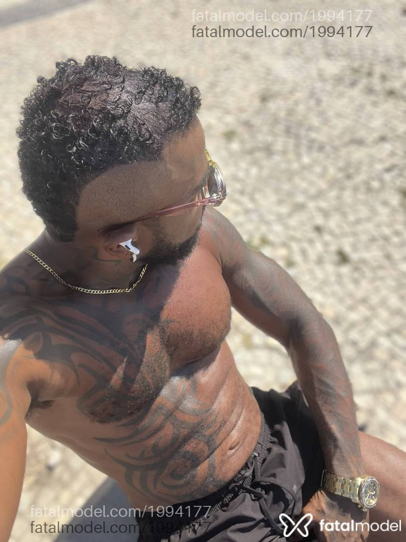Acompanhante homem com cabelo castanho de olhos pretos em Rio de Janeiro - Felipe Nuru