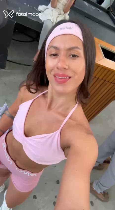 Acompanhante mulher com cabelo castanho de olhos castanhos - Yasmin Santori Acompanhante mulher com cabelo castanho de olhos castanhos - Yasmin Santori