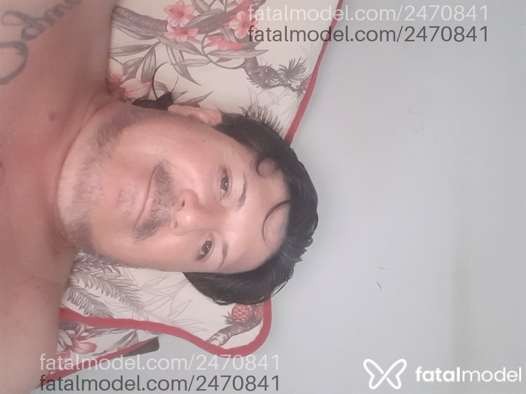 Acompanhante homem com cabelo castanho de olhos castanhos - Paulista