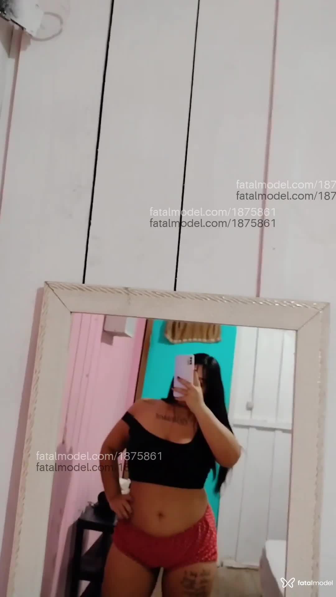Acompanhante mulher morena (o) de olhos pretos em Navegantes - Yarumi