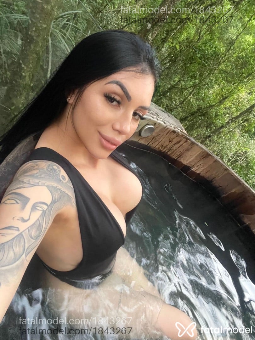 Acompanhante mulher morena (o) de olhos mel em Curitiba - Virgínia