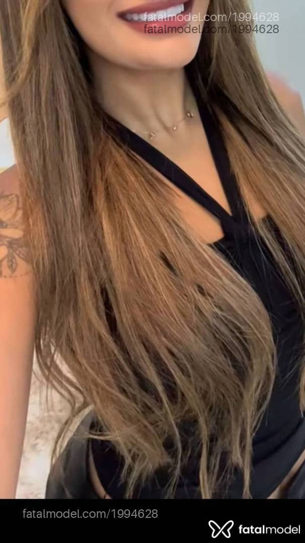Acompanhante mulher loira (o) de olhos castanhos - Larissa Soares