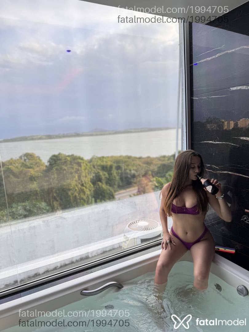 Acompanhante mulher loira (o) de olhos castanhos em Niterói - Sophy