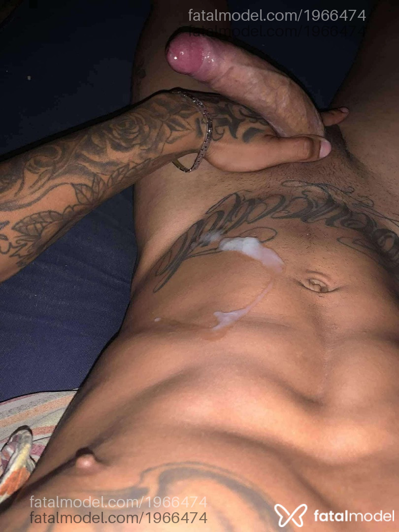 Acompanhante homem morena (o) de olhos castanhos - Novinhotatuado Acompanhante homem morena (o) de olhos castanhos - Novinhotatuado