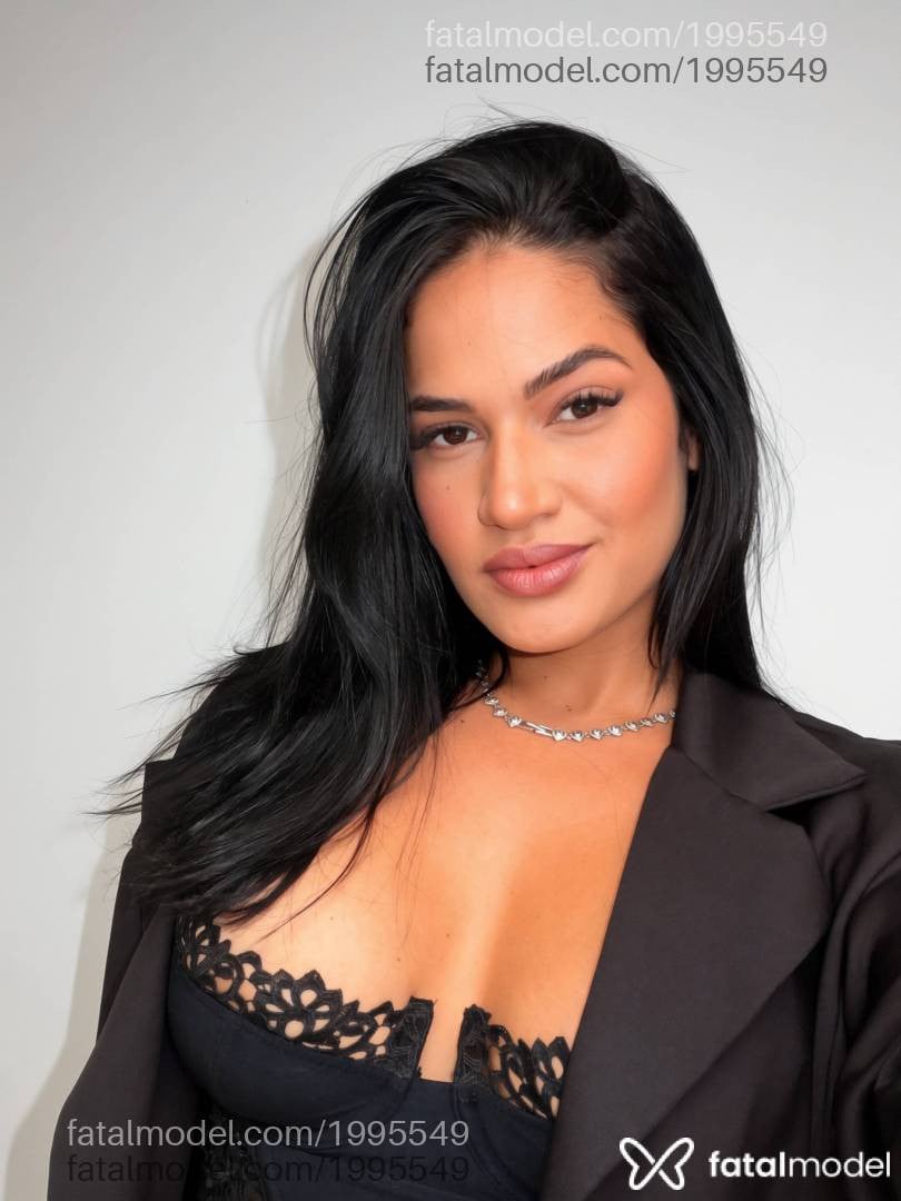 Acompanhante mulher morena (o) de olhos castanhos - Bia Oliveira