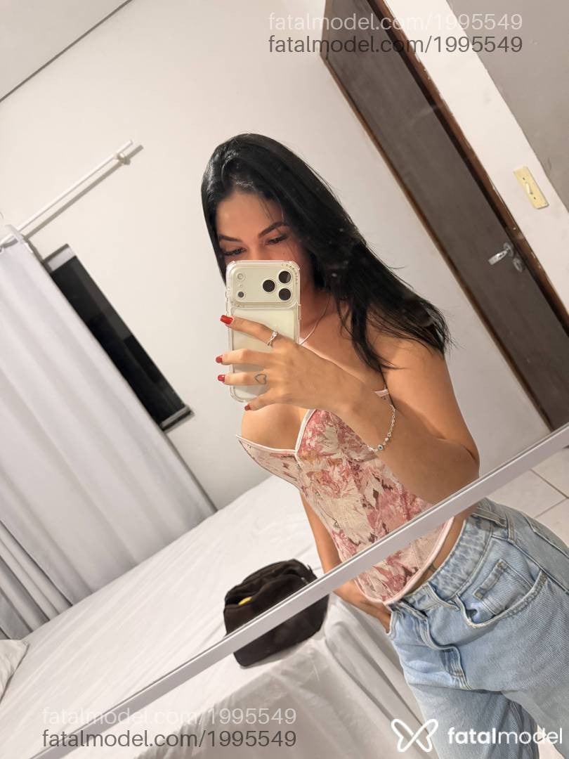 Acompanhante mulher morena (o) de olhos castanhos - Bia Oliveira