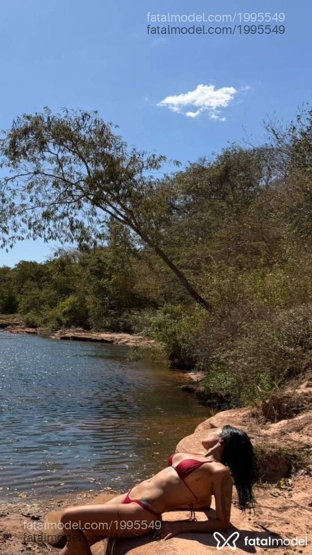 Acompanhante mulher morena (o) de olhos castanhos - Bia Oliveira