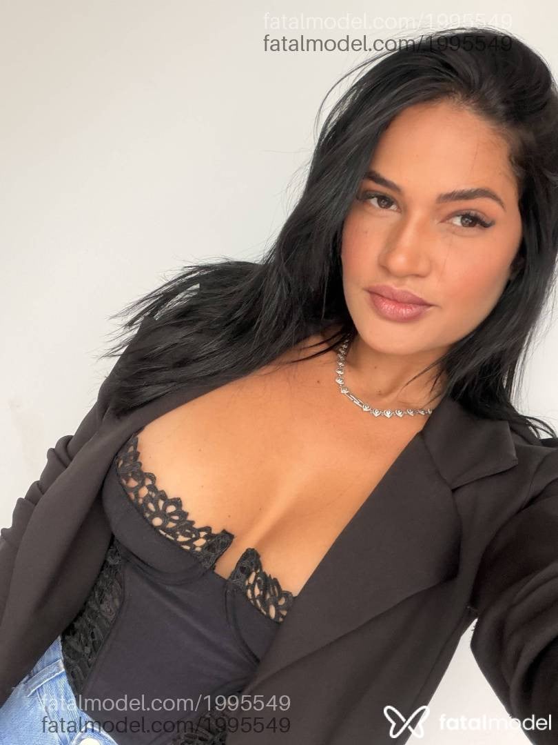 Acompanhante mulher morena (o) de olhos castanhos - Bia Oliveira