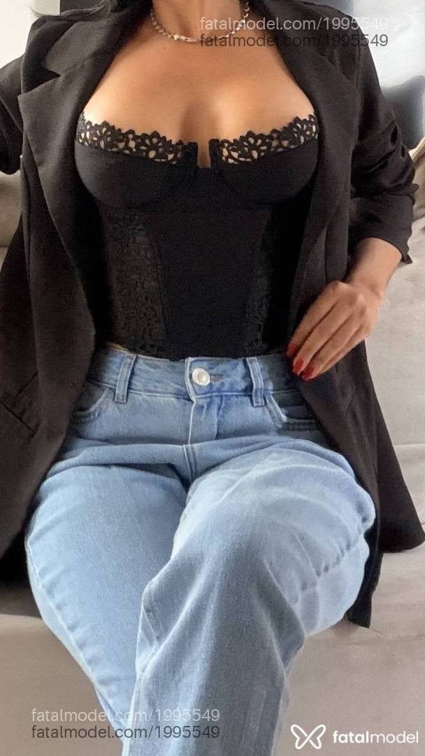 Acompanhante mulher morena (o) de olhos castanhos - Bia Oliveira