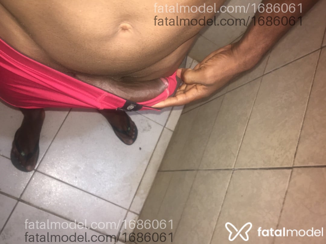 Acompanhante homem morena (o) de olhos castanhos em Porto Seguro Acompanhante homem morena (o) de olhos castanhos em Porto Seguro - Bonbonzinho