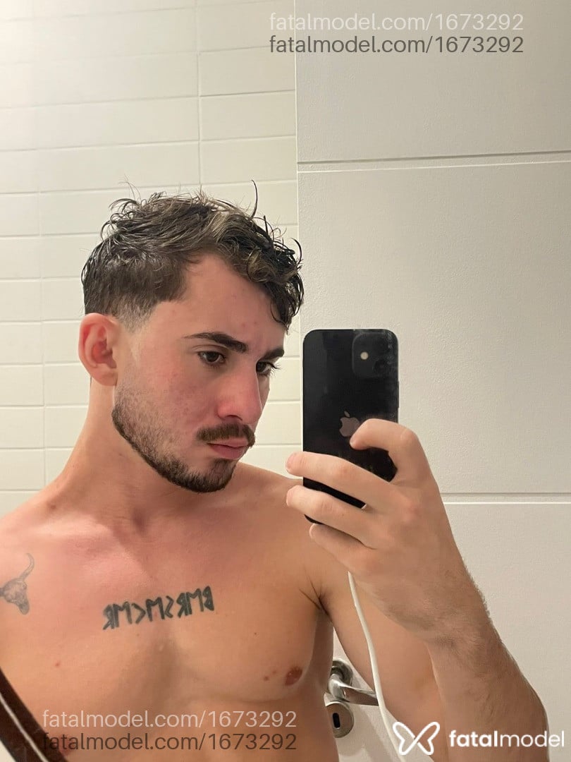 Acompanhante homem com cabelo castanho de olhos castanhos em Curitiba - Bryan