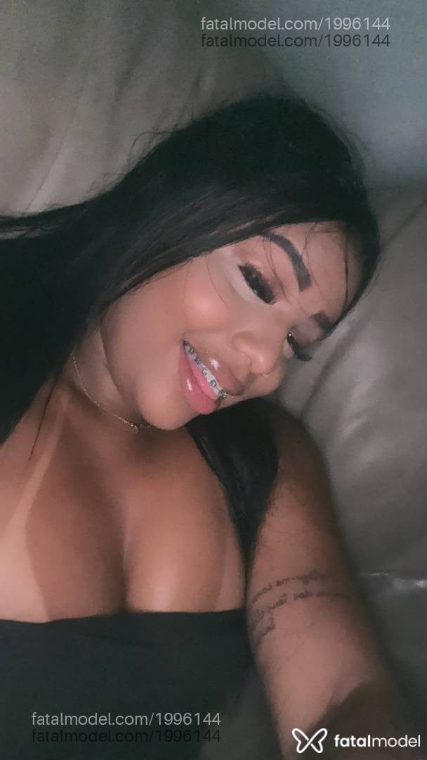 Acompanhante mulher com cabelo castanho de olhos castanhos em Aracaju - Kethellyn Amorim