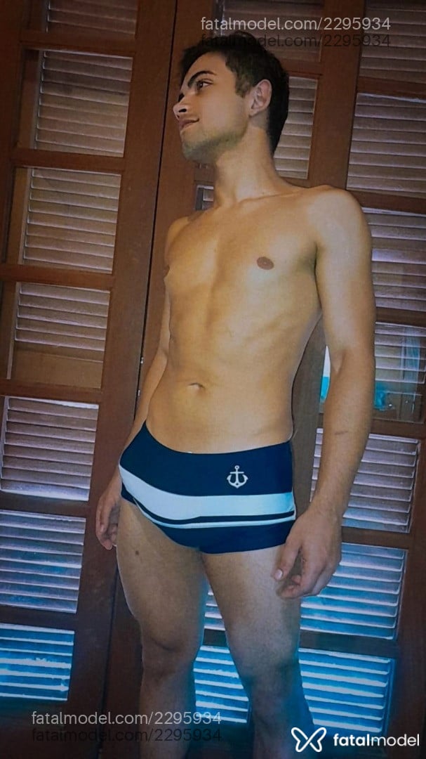 Acompanhante homem morena (o) de olhos mel em Florianópolis - Gustavo Skatista