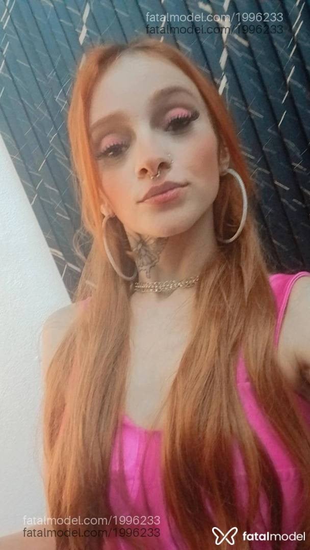 Acompanhante mulher loira (o) de olhos castanhos - May Myonzinha